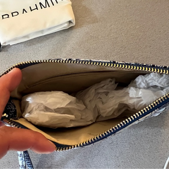 Flash Sale ⚡️NWT Brahmin Daisy Croc Embossed Leather Wallet. - Picture 6 of 7